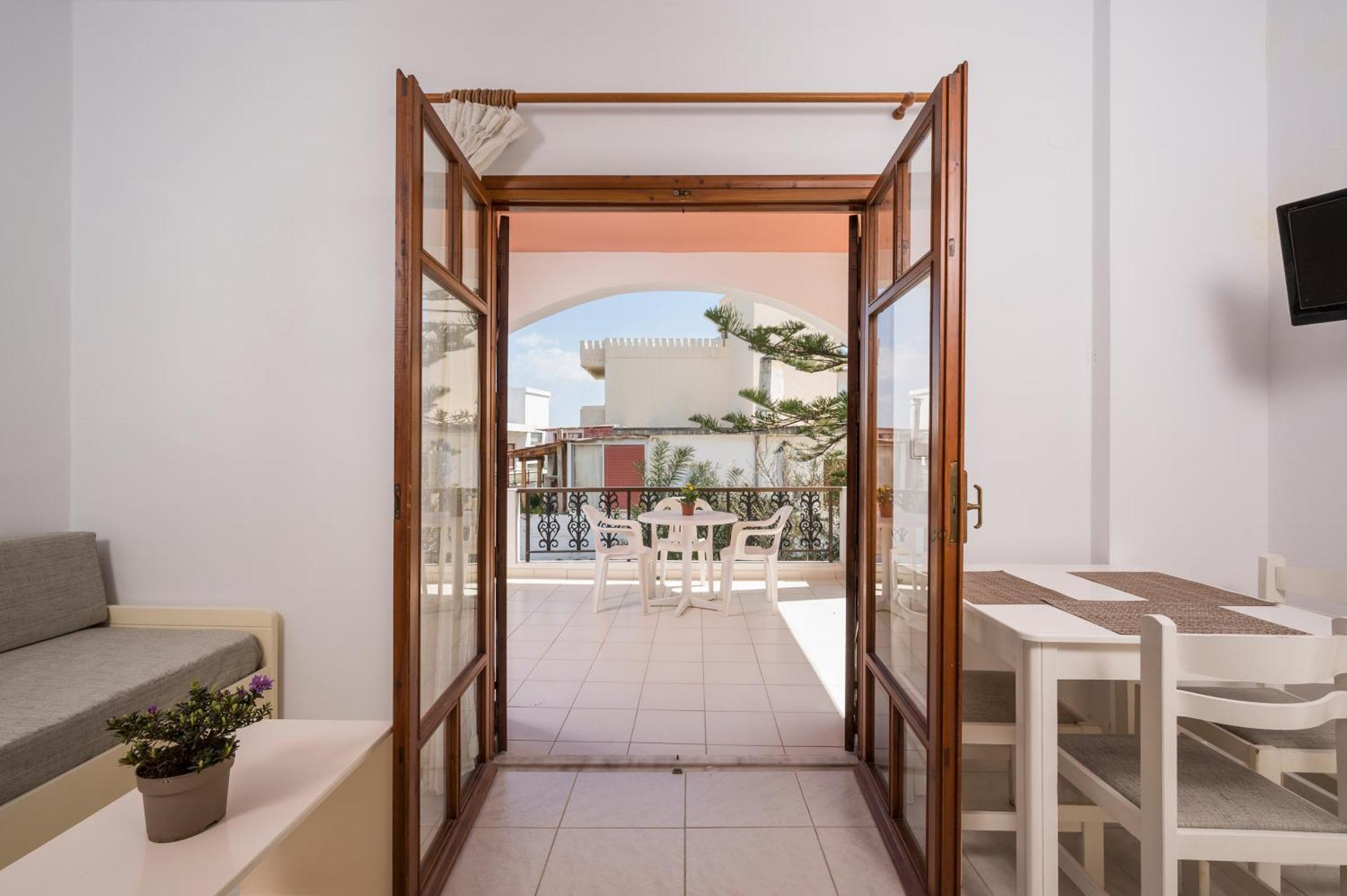 Captain Michalis Apartments Galatas  Exterior photo